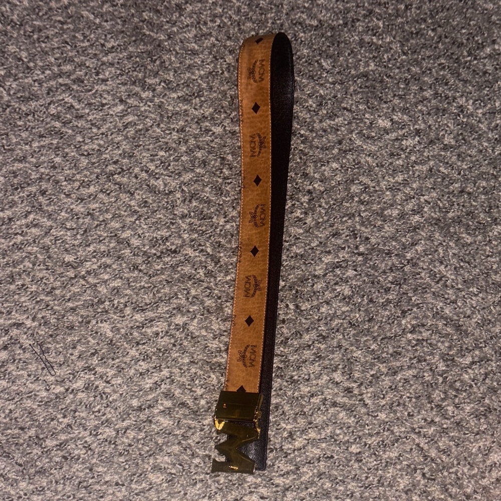 MCM Tan and Black Key Holder